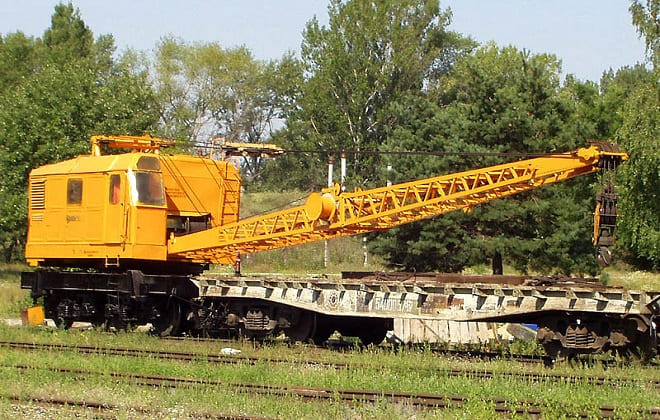 rail crane in operation