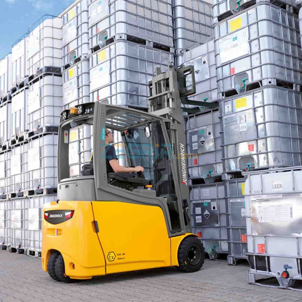 forklift trucks in the warehouse